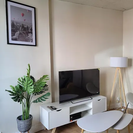Elegant 2 Pieces - 4 Pers - Gare De 6 Min - Paris-asterix דירה *
